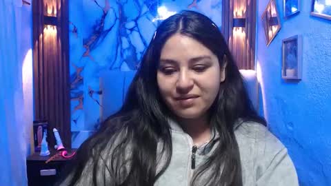 chloe_smith5 online show from February 12, 1:35 pm