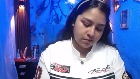 chloe_smith5 online show from March 2, 1:18 pm