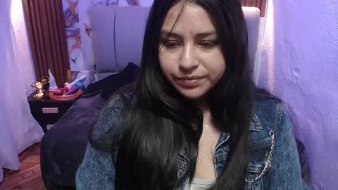 chloe_smith5 online show from December 2, 3:14 pm