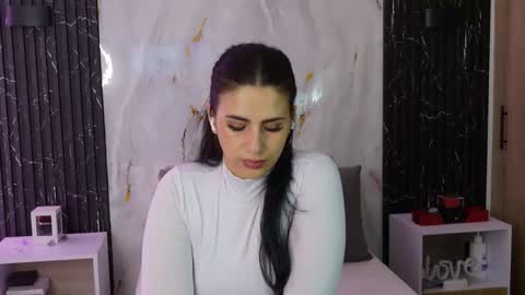 chloe online show from February 11, 10:50 am