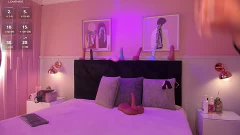   online show from February 22, 7:59 pm