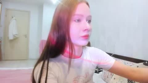 chloe wifey online show from October 28, 3:18 pm