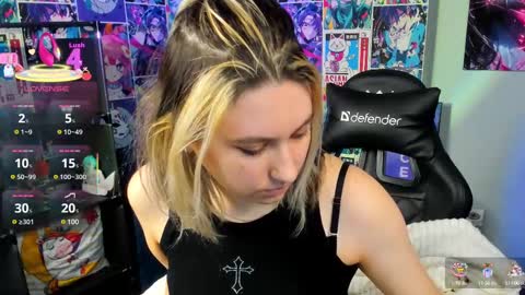 Snapshot of chloebloss0m chatting on March 2, 10:05 am Boni online show from March 2, 10:05 am