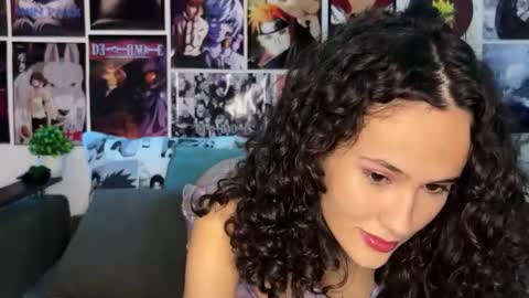 Snapshot of chloechain chatting on December 5, 8:22 pm chloe online show from December 5, 8:22 pm
