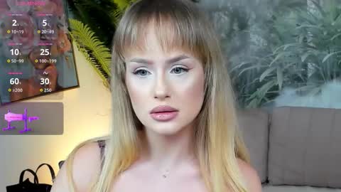 Chloee online show from November 17, 8:53 pm