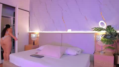 Chloee online show from November 4, 12:32 pm