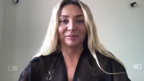 Chloe online show from June 30, 2:38 pm