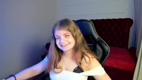 ChloeHalses online show from May 31, 6:09 pm
