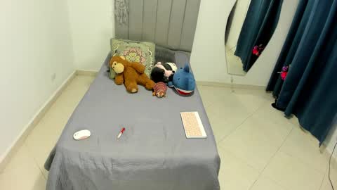 Laura  independent model online show from March 4, 1:01 am