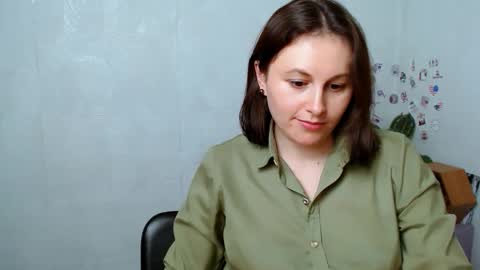 Chloe online show from January 5, 5:27 pm