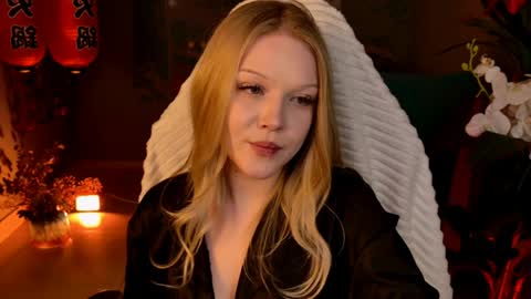 ChloeWight online show from April 3, 9:29 am