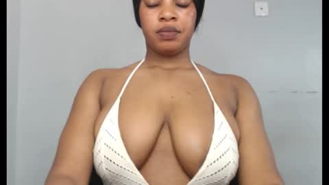 Snapshot of choco_chocox chatting on October 16, 7:33 am ESTHER online show from October 16, 7:33 am