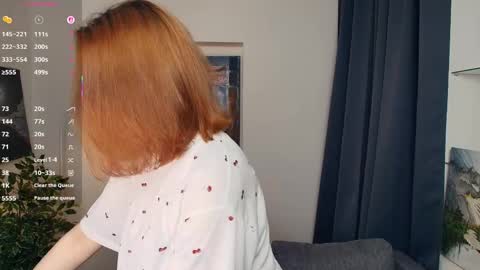 Lizz online show from April 11, 7:06 pm