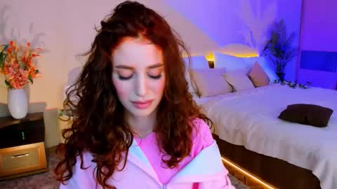 christinaconteeree online show from October 10, 8:25 pm