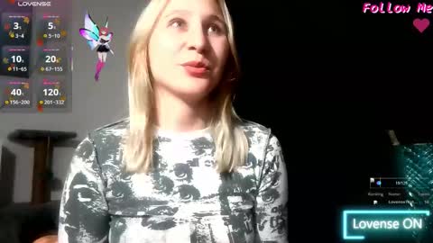 Snapshot of christinafiveplus chatting on October 11, 10:45 pm christinafiveplus online show from October 11, 10:45 pm