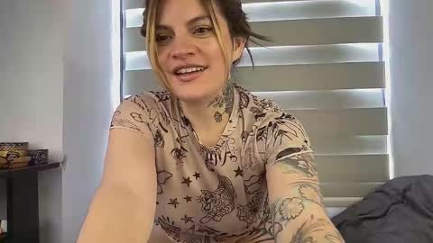 Val riess -- Instagram free online show from September 15, 5:42 pm