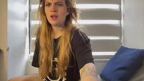 Val riess -- Instagram free online show from October 10, 7:52 pm