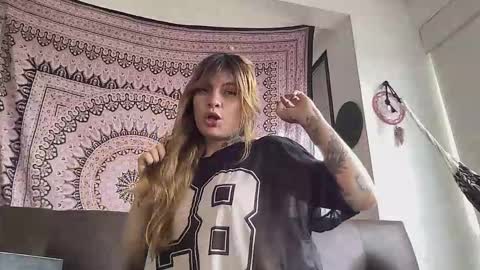 Val riess -- Instagram free online show from October 12, 5:59 pm