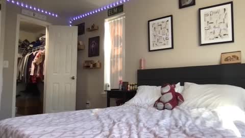 cici1900 online show from May 18, 2:21 am