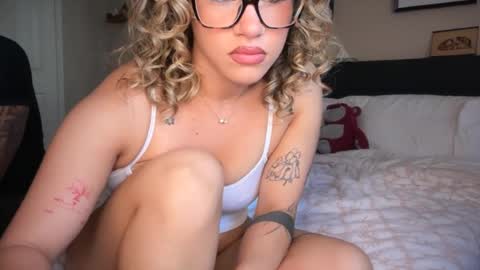 cici1900 online show from June 24, 1:37 am