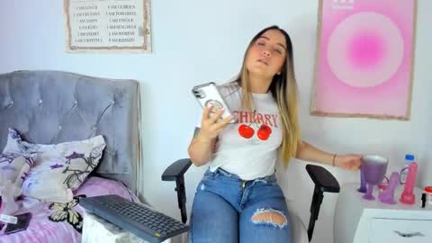 Ciindy Lovers online show from November 25, 12:40 pm