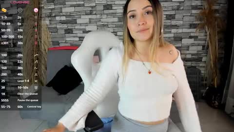Snapshot of ciindy_lovee chatting on October 10, 8:36 pm Ciindy Lovers online show from October 10, 8:36 pm