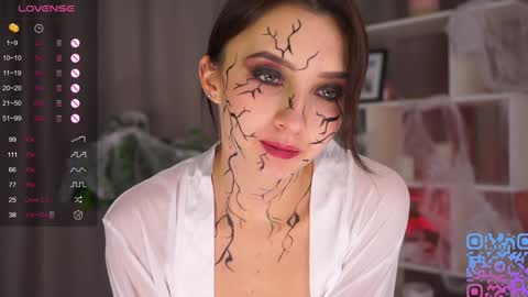   L  online show from October 30, 5:25 pm