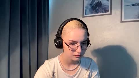 Cindi online show from November 27, 3:26 pm