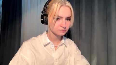 Cindi online show from November 24, 5:04 pm