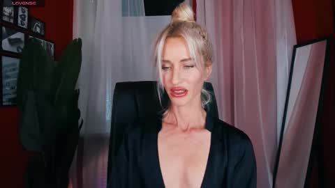 Snapshot of cindy_lady chatting on September 13, 10:34 am Cindy online show from September 13, 10:34 am