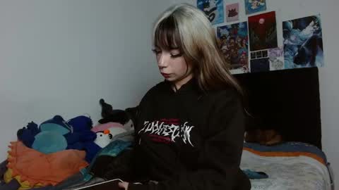 Ivy   online show from March 4, 9:32 pm