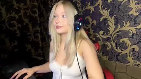 Cira online show from December 15, 9:42 pm