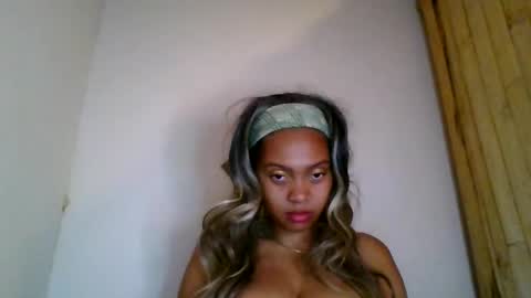 Snapshot of ckamilla45 chatting on October 4, 7:36 am ckamilla45 online show from October 4, 7:36 am