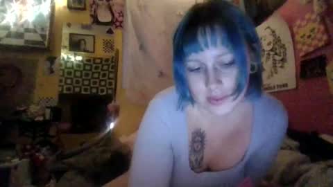 cl0wngirl online show from December 19, 8:50 am