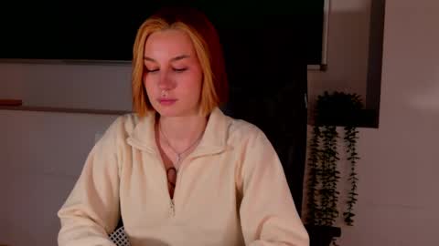 Claire online show from June 3, 2:44 pm