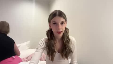 clairewalkerr online show from October 15, 12:24 am