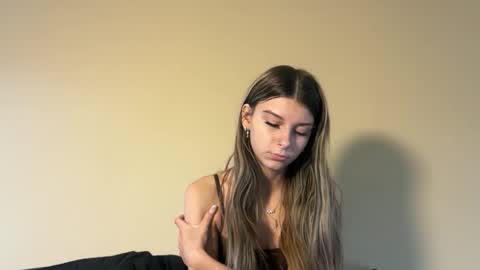 clairewalkerr online show from November 29, 7:40 pm