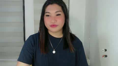 Snapshot of clairewntr_ chatting on February 12, 6:29 am CLAIRE online show from February 12, 6:29 am
