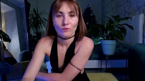 Clara online show from December 10, 6:28 pm