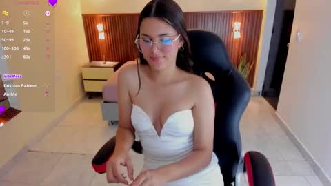 C L A R A  online show from February 26, 7:46 pm