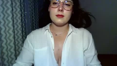 Clara online show from July 1, 6:40 pm