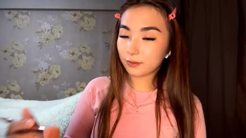 Snapshot of claribelatienza chatting on October 2, 2:33 pm Yuna online show from October 2, 2:33 pm