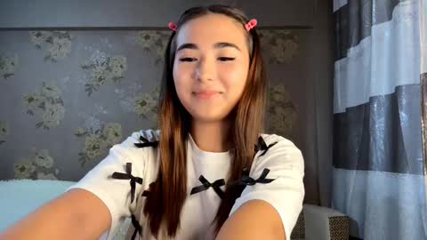 Snapshot of claribelatienza chatting on October 8, 9:02 am Yuna online show from October 8, 9:02 am