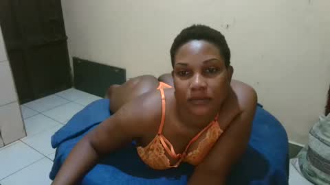 Snapshot of classyhornybabe chatting on February 13, 2:01 am Angel online show from February 13, 2:01 am