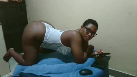 Snapshot of classyhornybabe chatting on January 12, 1:11 am Angel online show from January 12, 1:11 am