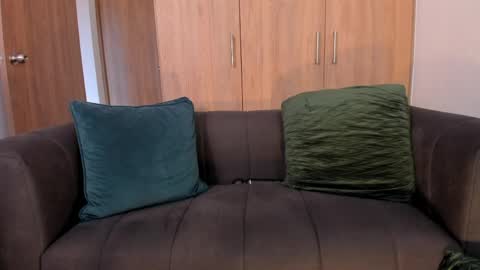 Cleo online show from April 14, 1:00 pm