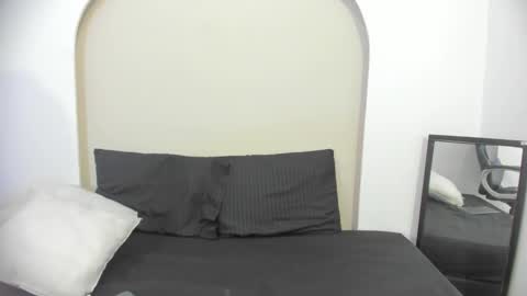 Cloe  online show from December 14, 8:51 pm