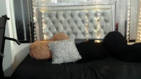CLOE online show from May 23, 4:49 pm