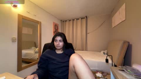 cloe small online show from February 23, 5:08 am