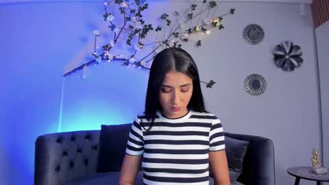 CLOE  online show from November 3, 8:13 pm